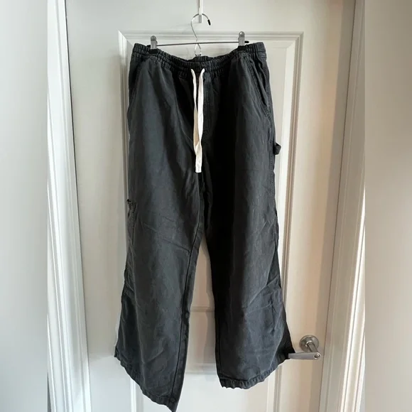 aerie Black Cargo Drawstring Pants with White Drawcord - Picture 1 of 7